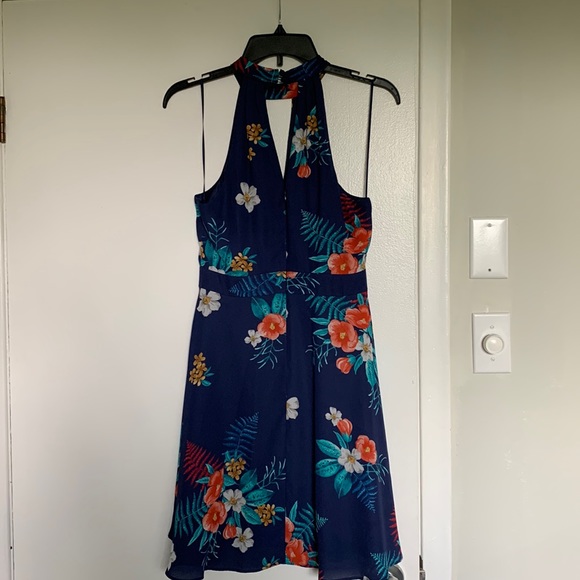 Express dress size 6 - Picture 3 of 3